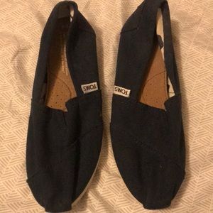 Toms
